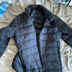Black uniqlo puffer